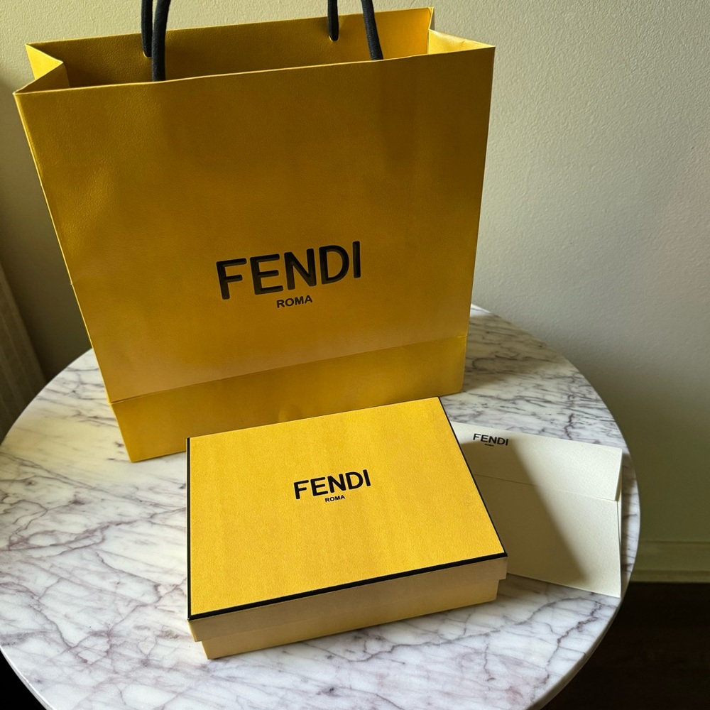 Fendi Wallet - Picture 10 of 10